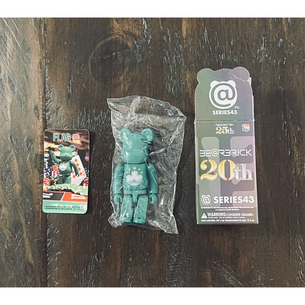 Be@rbrick 100% Series 43 Flag
